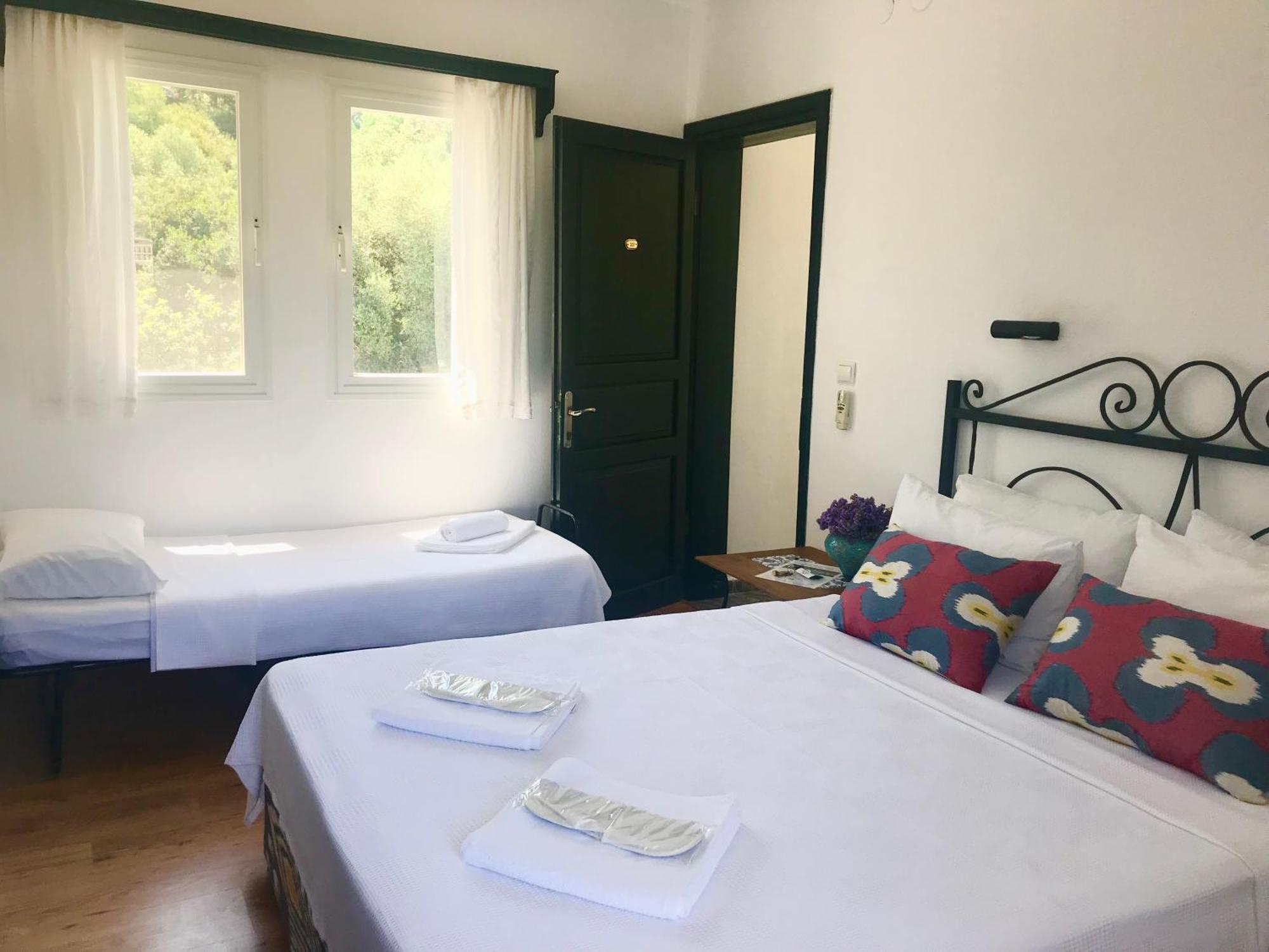 Hotel Villa Tokur ดัตชา ภายนอก รูปภาพ