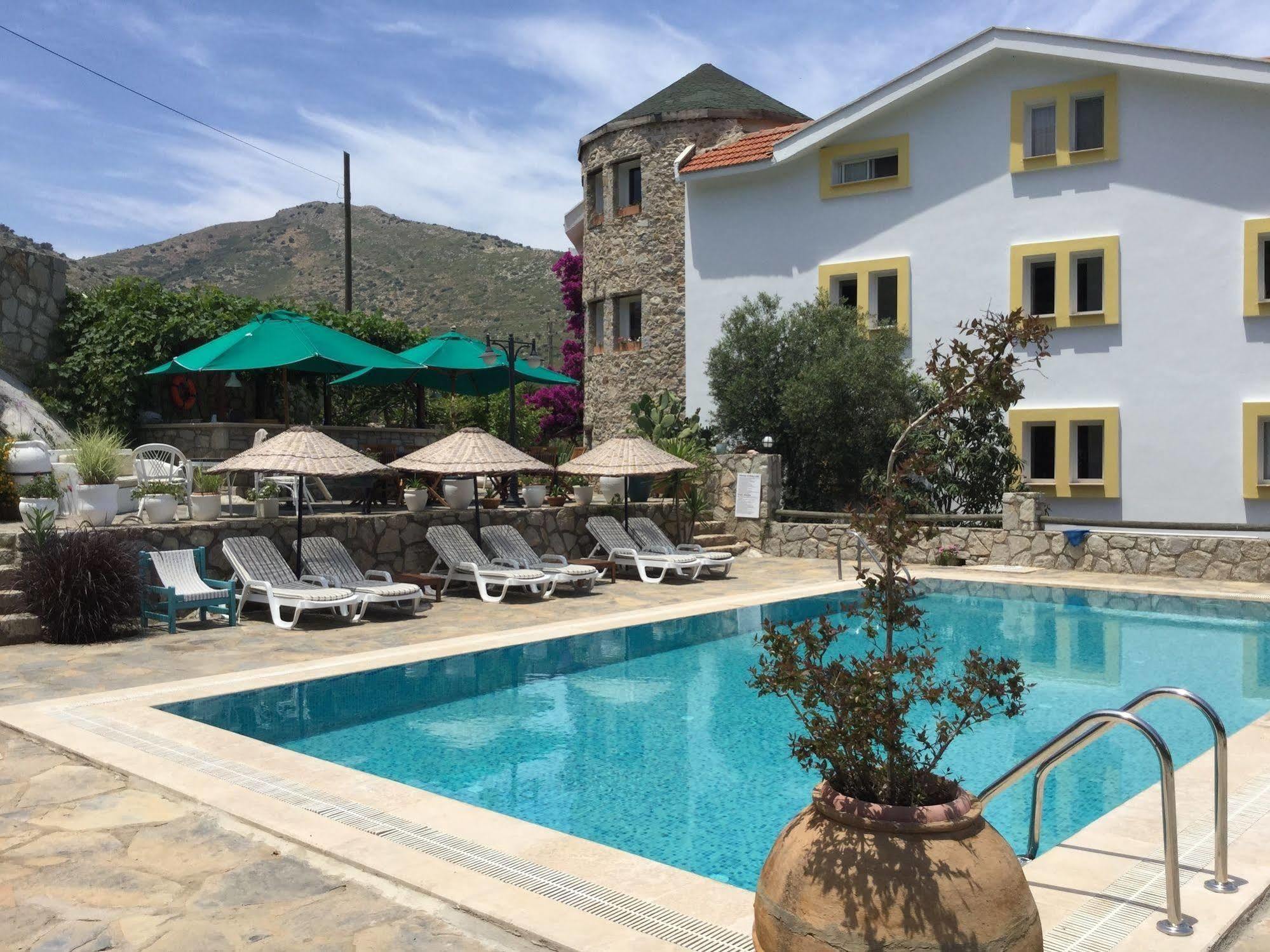 Hotel Villa Tokur ดัตชา ภายนอก รูปภาพ